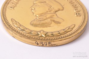 Нагрудный знак медаль Нахимова 