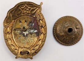 Нагрудный знак Нормальное военное училище связи 1950 года 