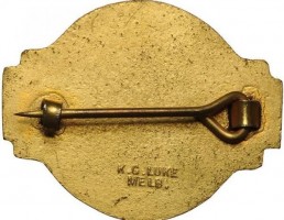 Нагрудный знак Коммитет кудбка Дэвиса, 1957 год 