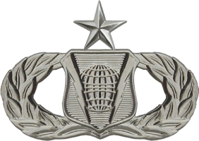 Нагрудный знак Старший специалист командования и управления Нагрудный знак Старший специалист командования и управления