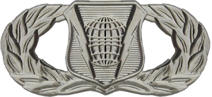 Нагрудный знак Специалист командования и управления Нагрудный знак Специалист командования и управления