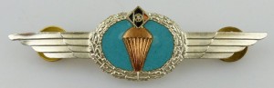 Нагрудный знак Парашютист 