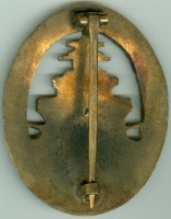 Нагрудный знак Член команды линкора и крейсера, денацифицированный 