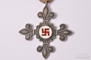 Нагрудный знак орден Белой Лилии 