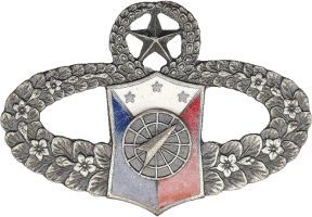 Нагрудный знак Мастер управления вооружениями 