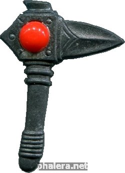 Нагрудный знак зимняя Помощь Немецкому Народу.топоры 